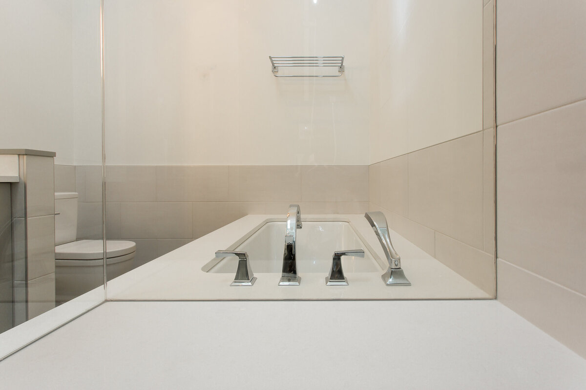 #15 3203 RIDEAU PLACE-17
