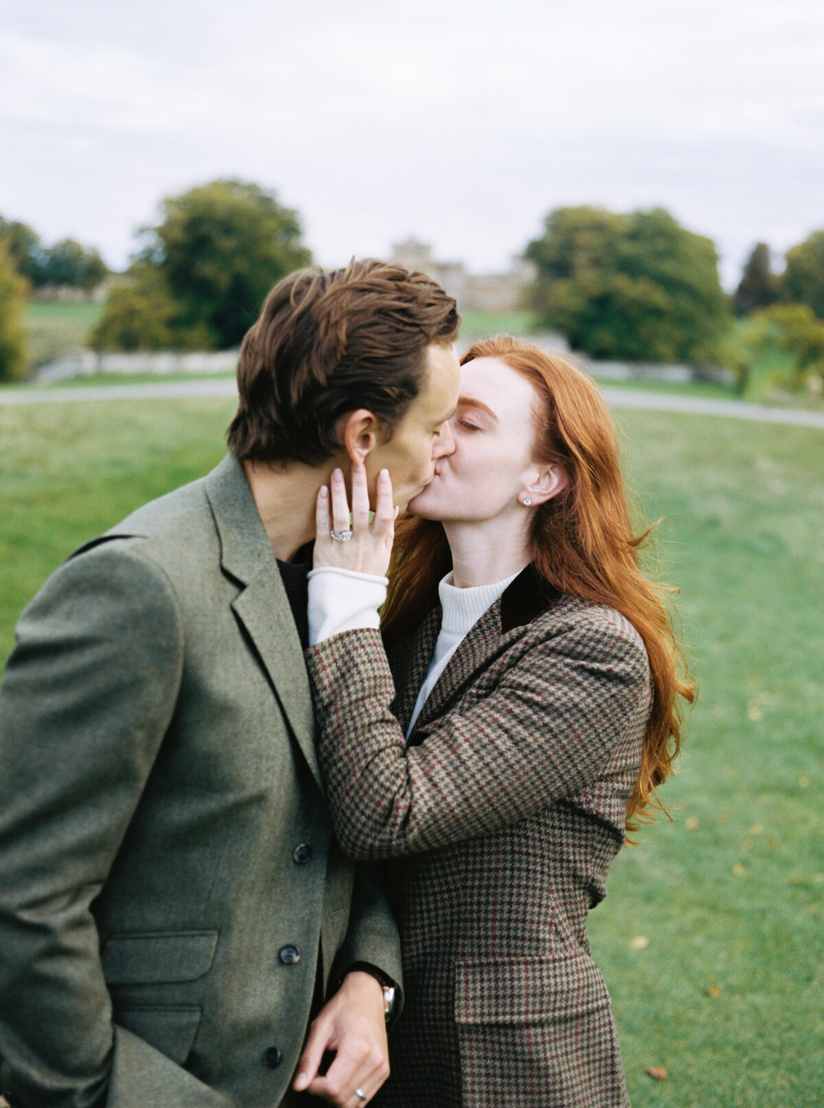 blenheim-palace-couple-portraits-analogue-11