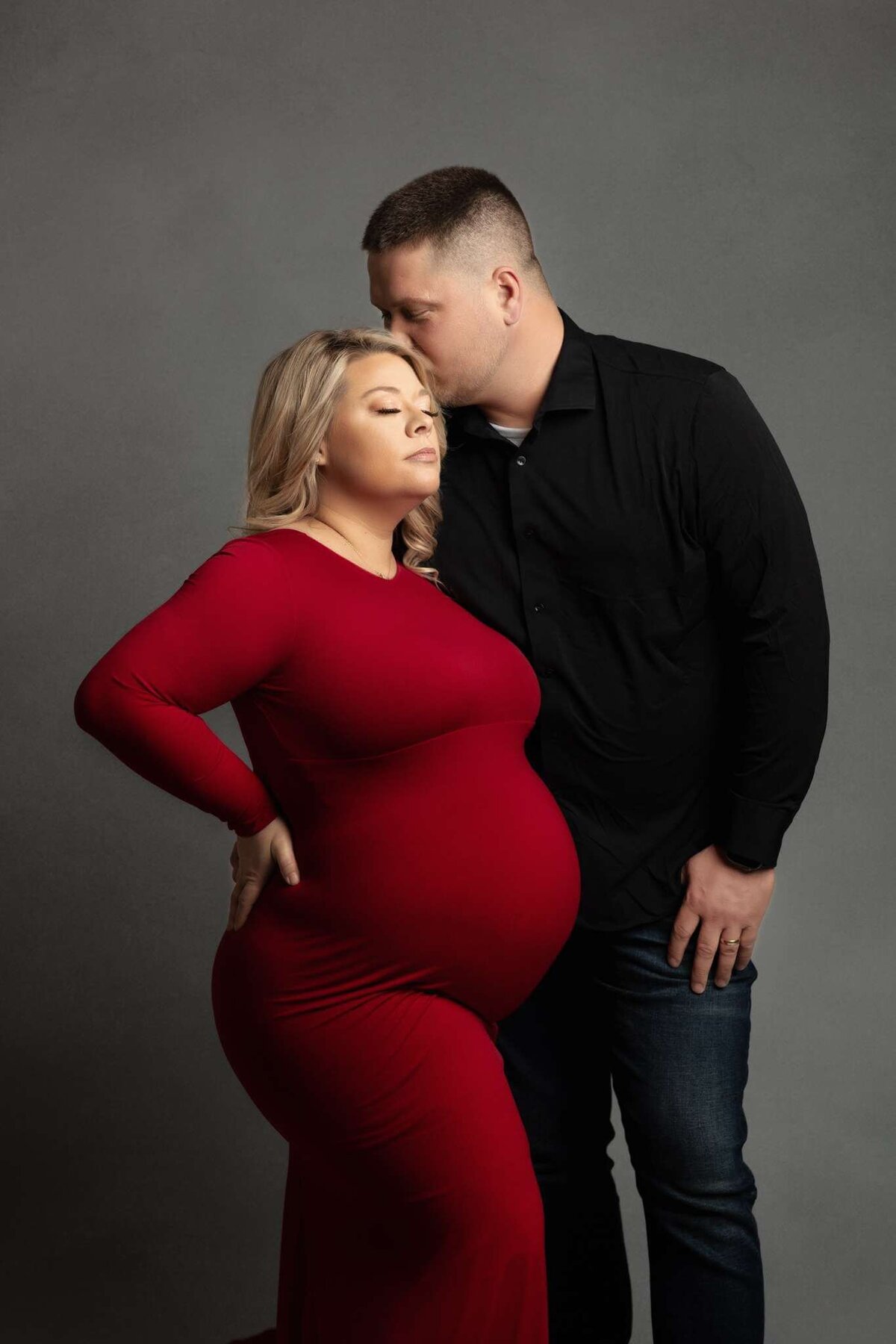 NW Arkansas maternity photographer, maternity photography near me, maternity portraits NW Arkansas, pregnancy photoshoot near me