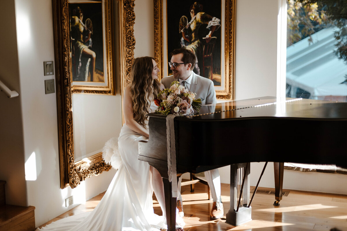 klp_hoodriveror_pianoelopement