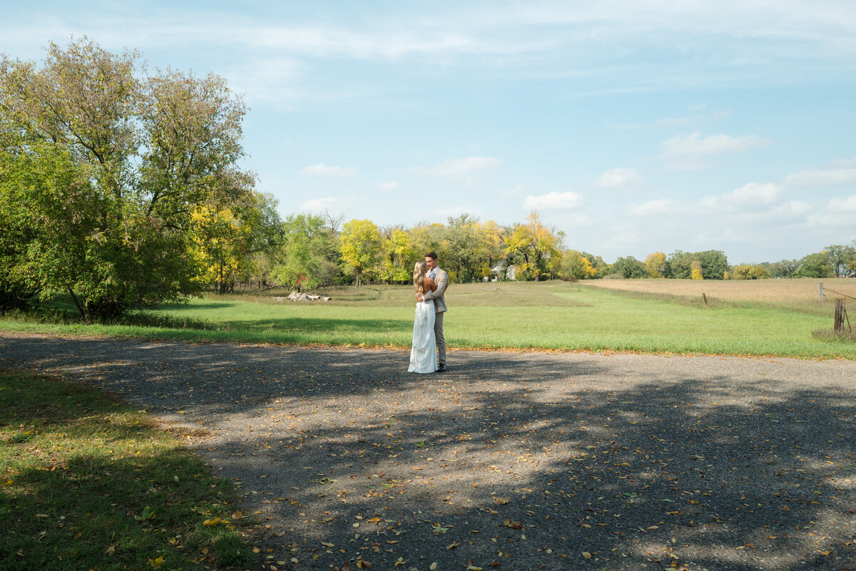 Backyard-Wedding-Rogers-MN-B&S-Will-DeGraw-Clever-Disarray-12