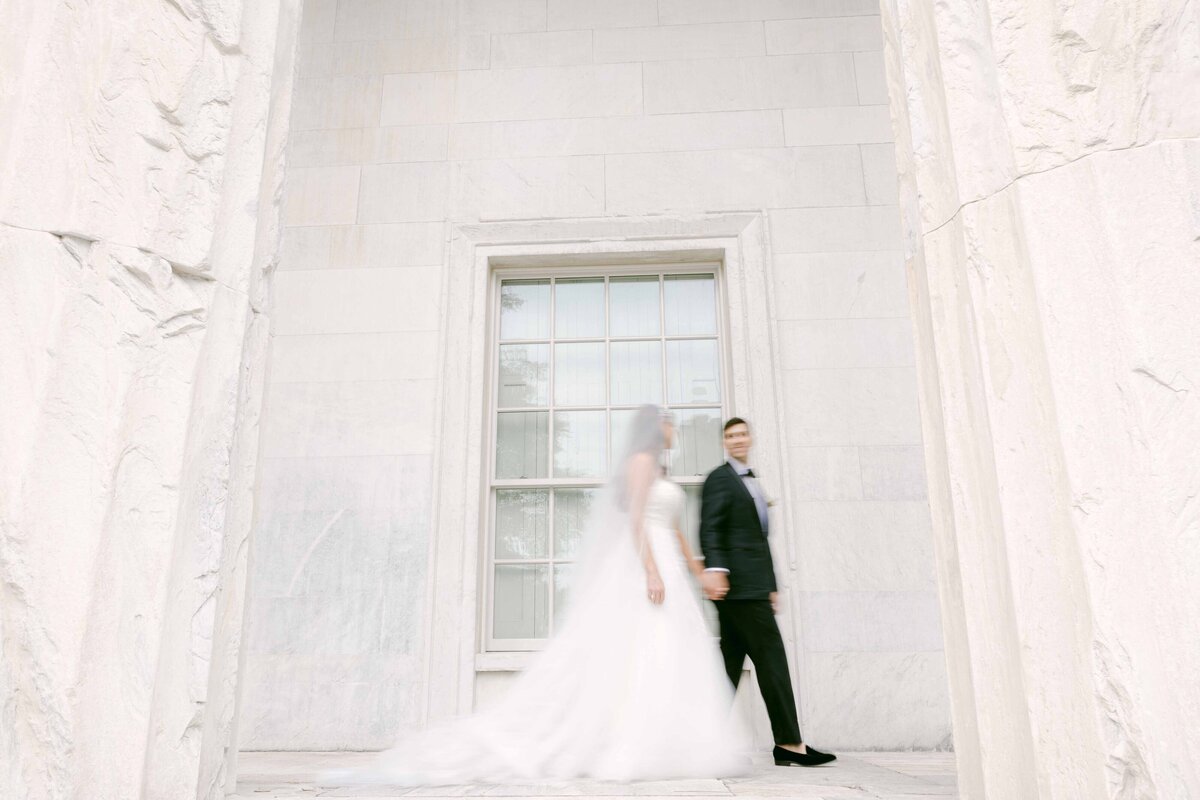 bride-and-groom-motion-blur-photos