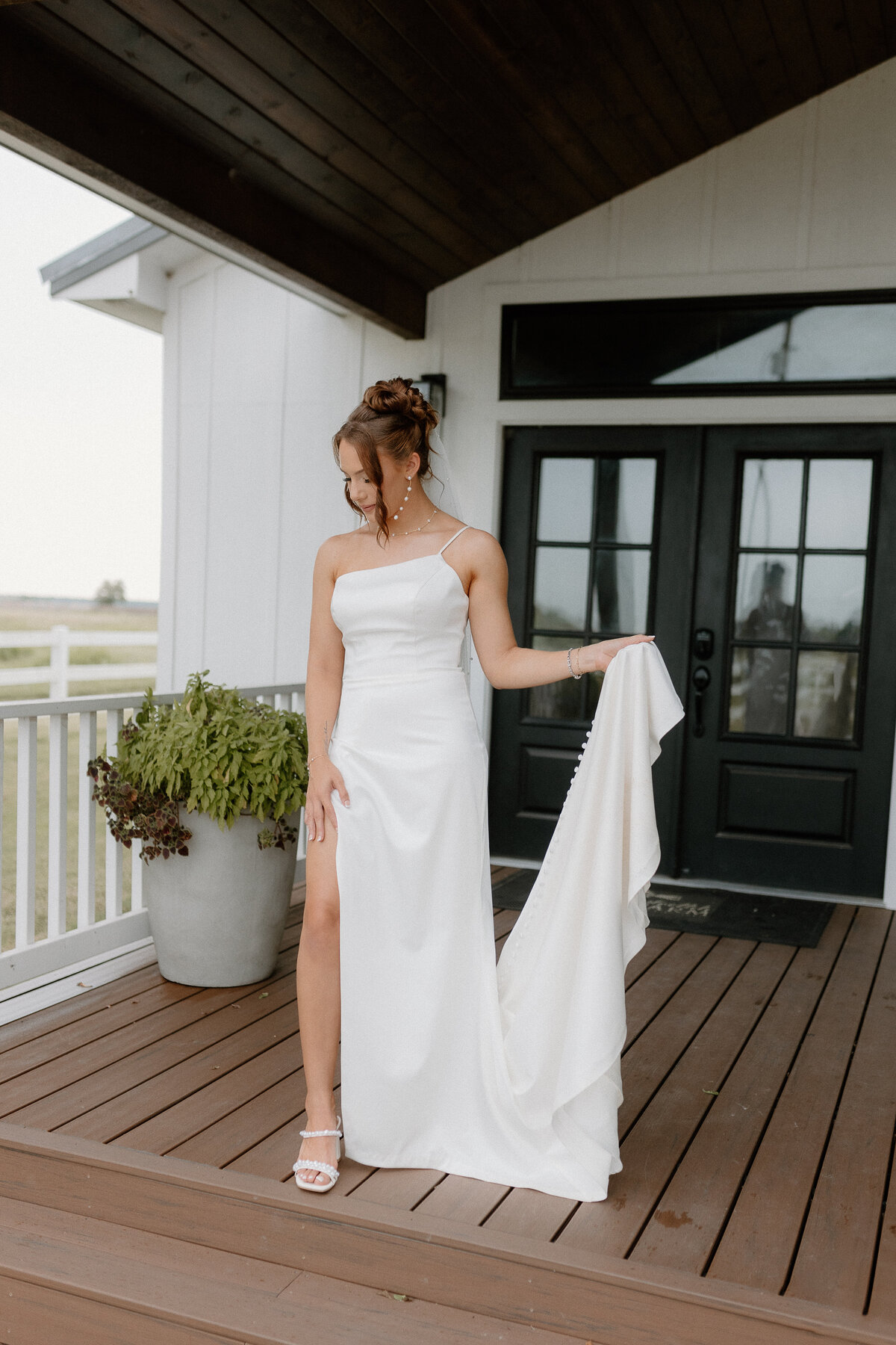 Wedding in College Station, Texas, photographed by Lauren Ashleigh Photography. 
