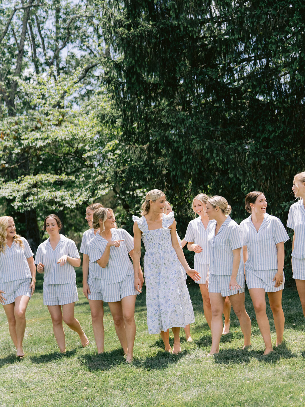 NikkiSanterre_EastCoastLuxuryWeddingPhotographer_CliftonInnWedding_Sky&Ryan-9