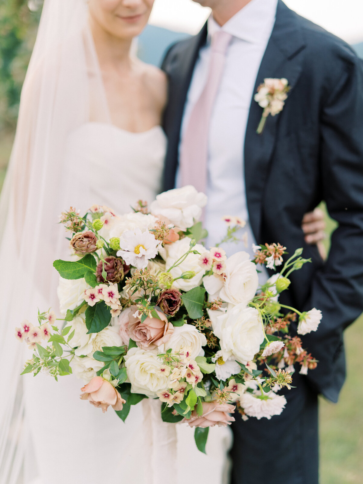 Oahu Hawaii Wedding Photographer Emily Robert-36