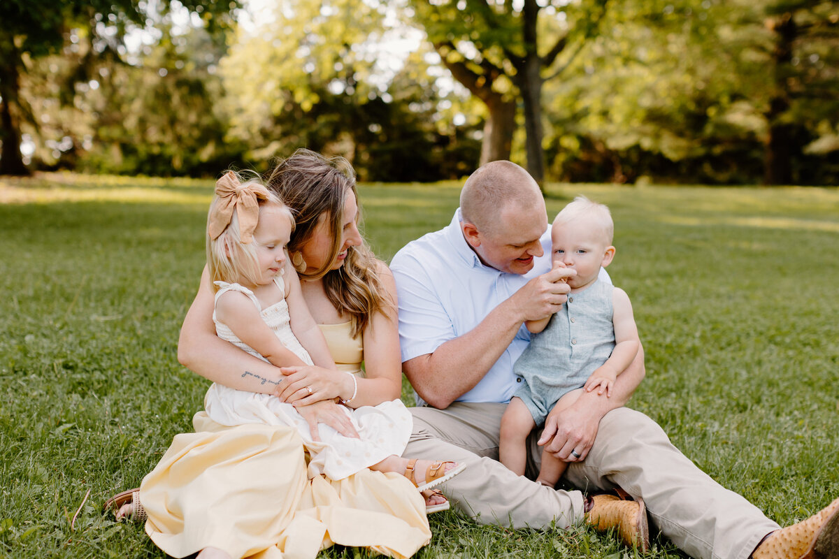 christina_ney_photography_wedding_engagement_lifestyle_photographer_dubuque_iowa_wedding_planning_assistance_adventurous_bold_laidback Family Photography61