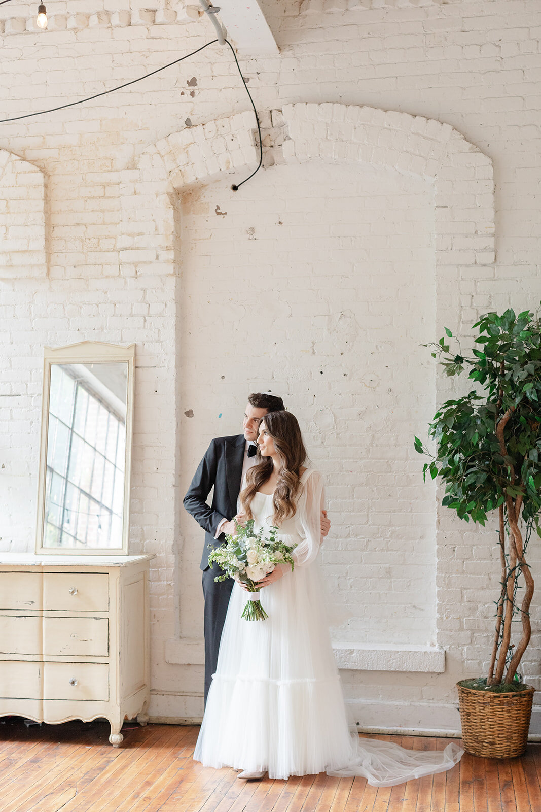 Victoria and Judah-Alex Knight Studio2