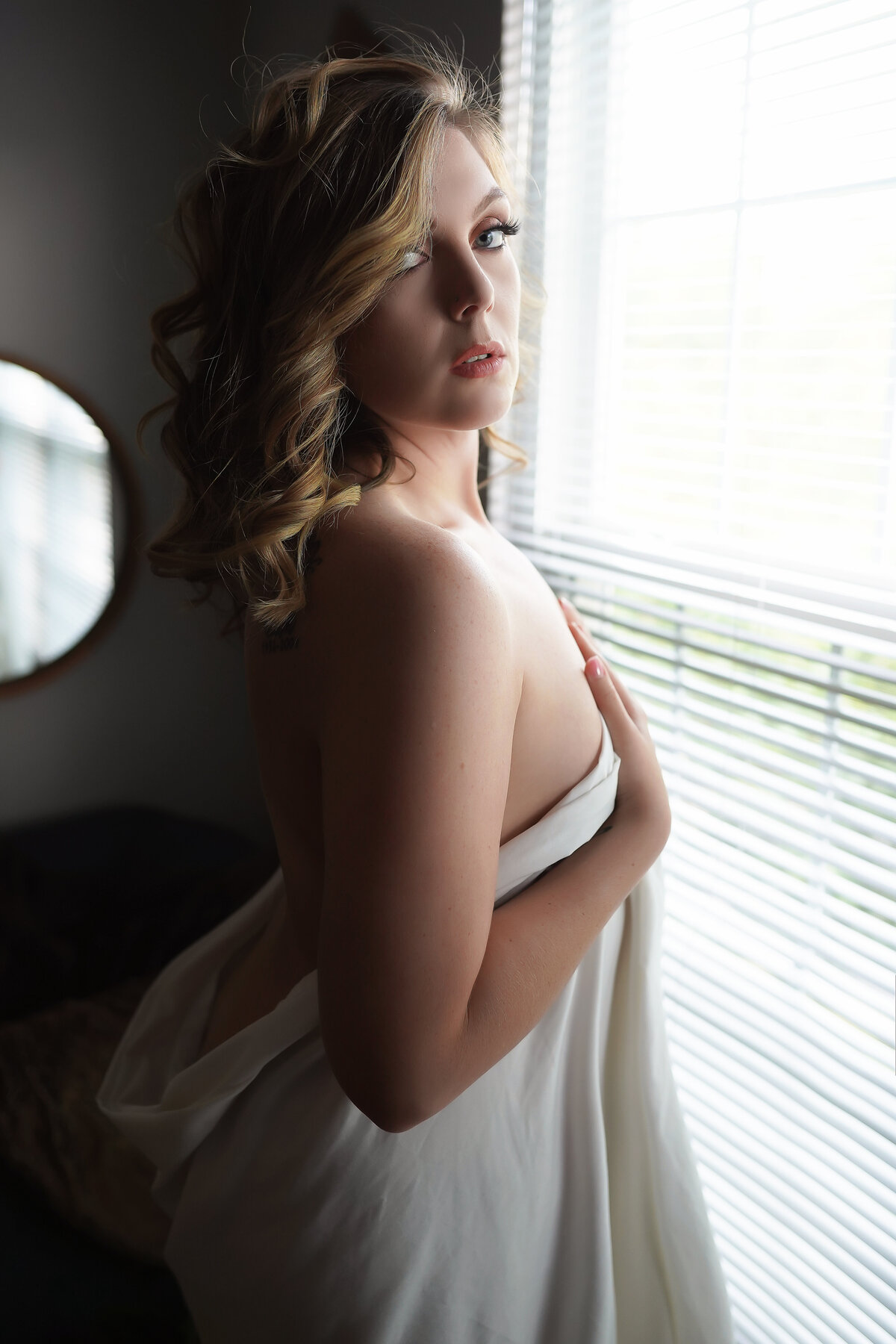 https://static.showit.co/1200/3IeU1dZTROiiVnysZvgK1g/125235/stafford-virginia-boudoir-photographer-karla-mason-stafford-virginia-boudoir-photographer-karla-mason-photography26.jpg