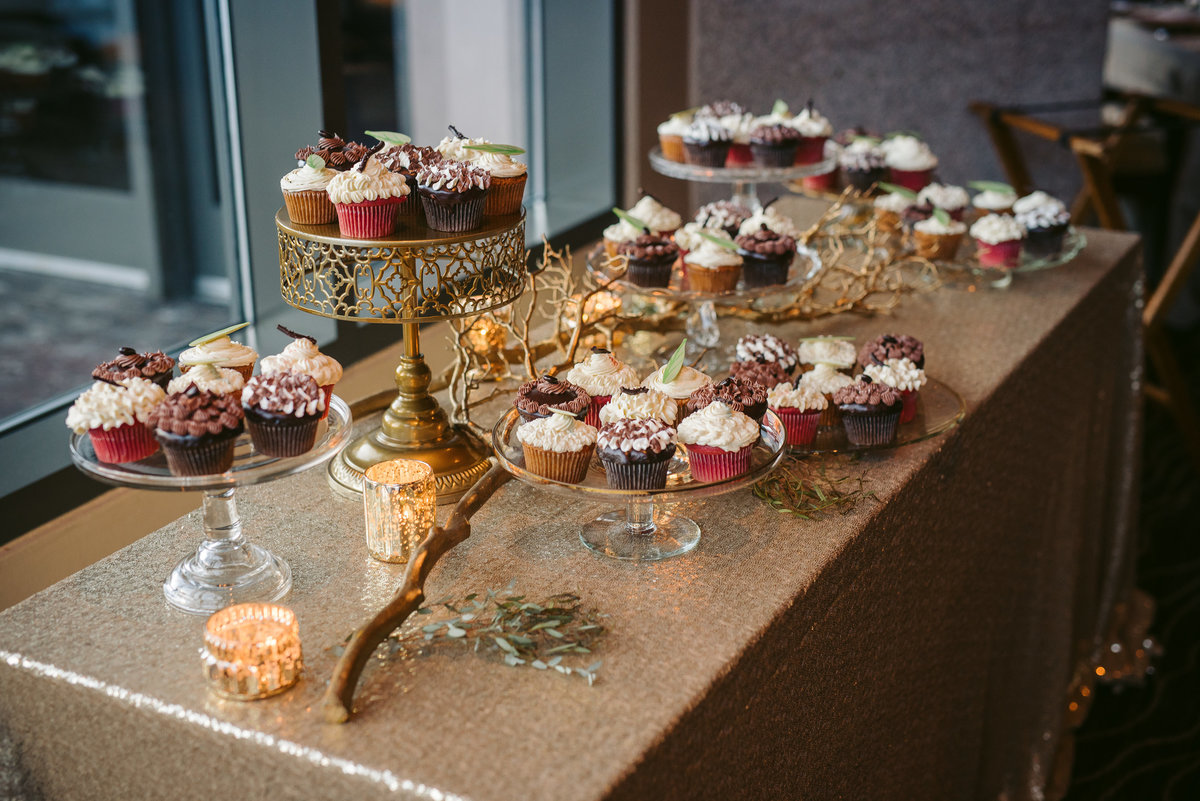 Lake Tahoe Wedding Planners cupcake table with La Tavola New York linen at venue The Resort at Squaw Creek, Lake Tahoe, Joy of Life Events image by Charleston Churchill