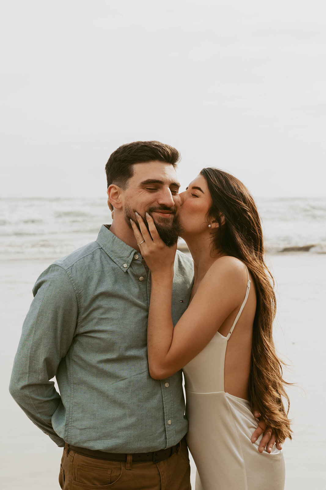 Emily-Noelle-Photo-Anniversary-Photos-Cannon-Beach-Oregon-09810_websize