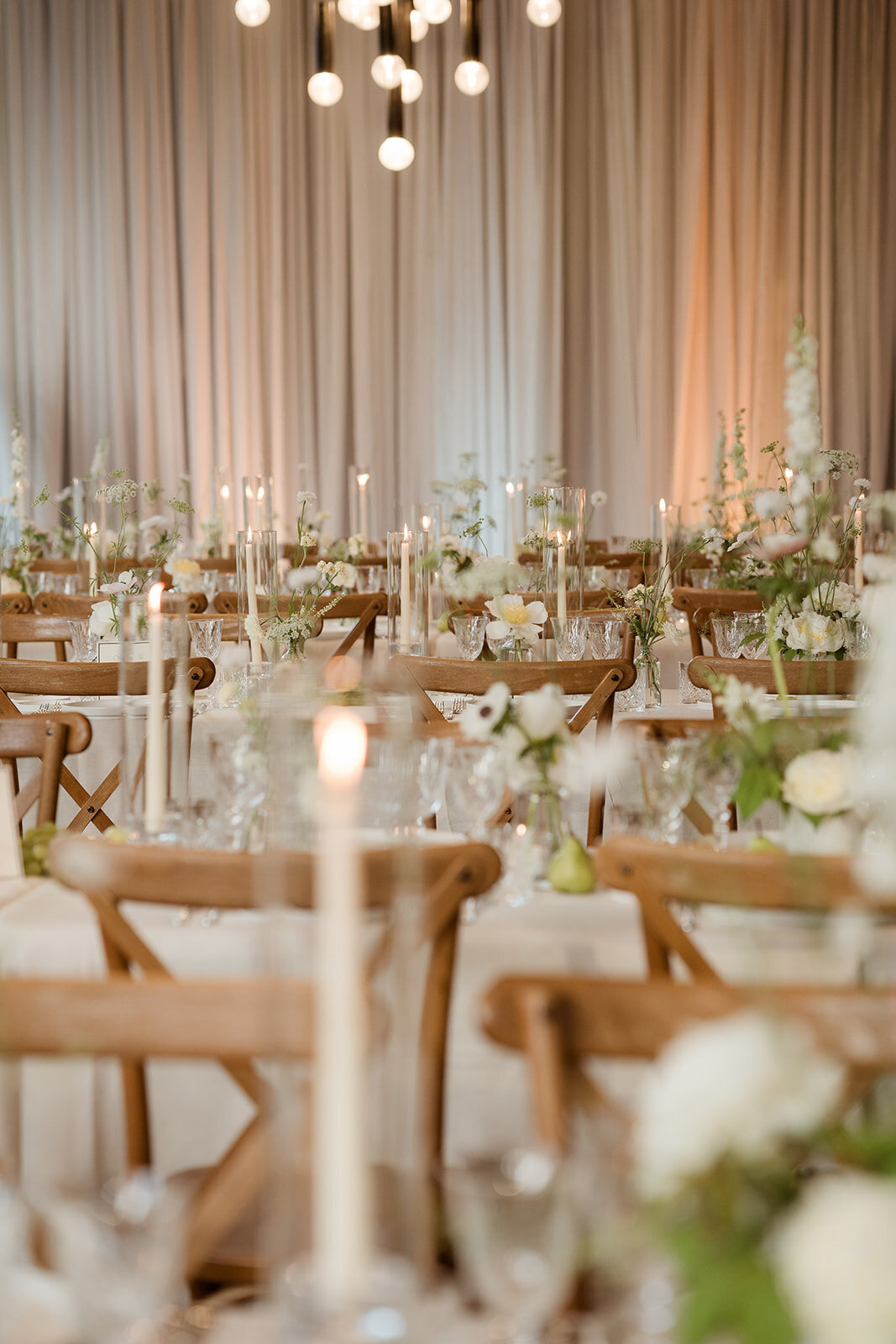 White-wedding-bud-vase-toundra