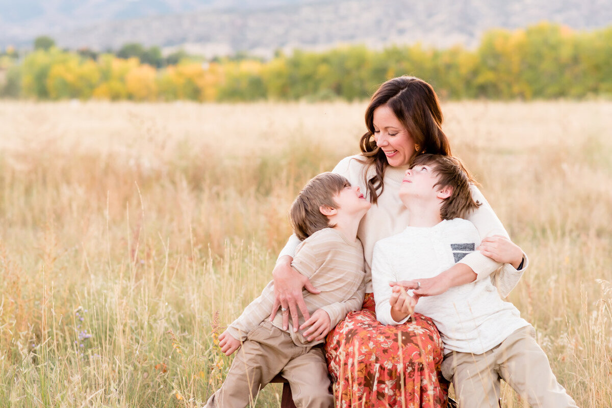 mom-hugging-boys-colorado-fall-family-photography