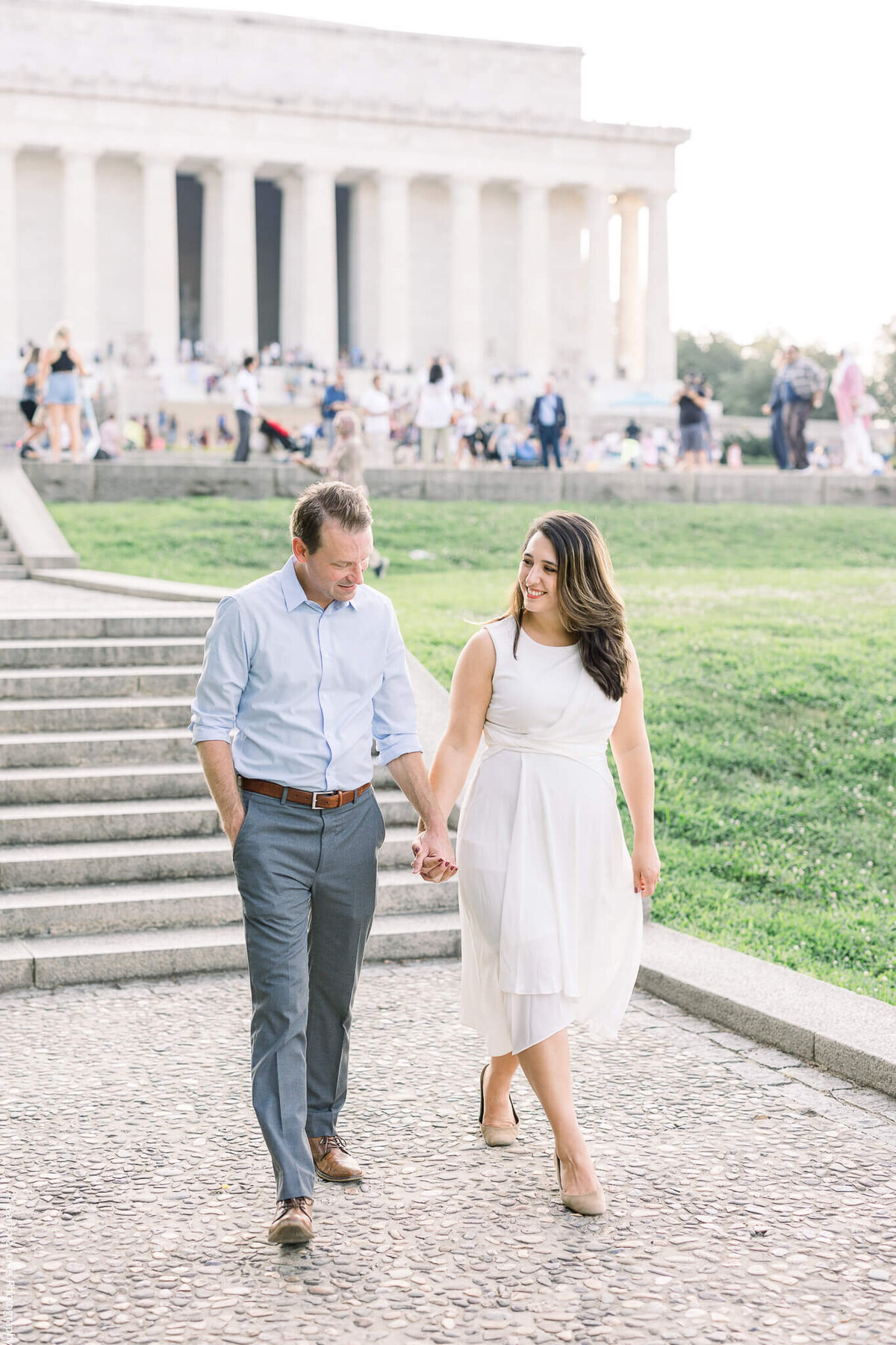 surprise-proposal-lincoln-monument-national-mall-photography-washington-DC-modern-light-and-airy-classic-timeless-romantic-maryland-11