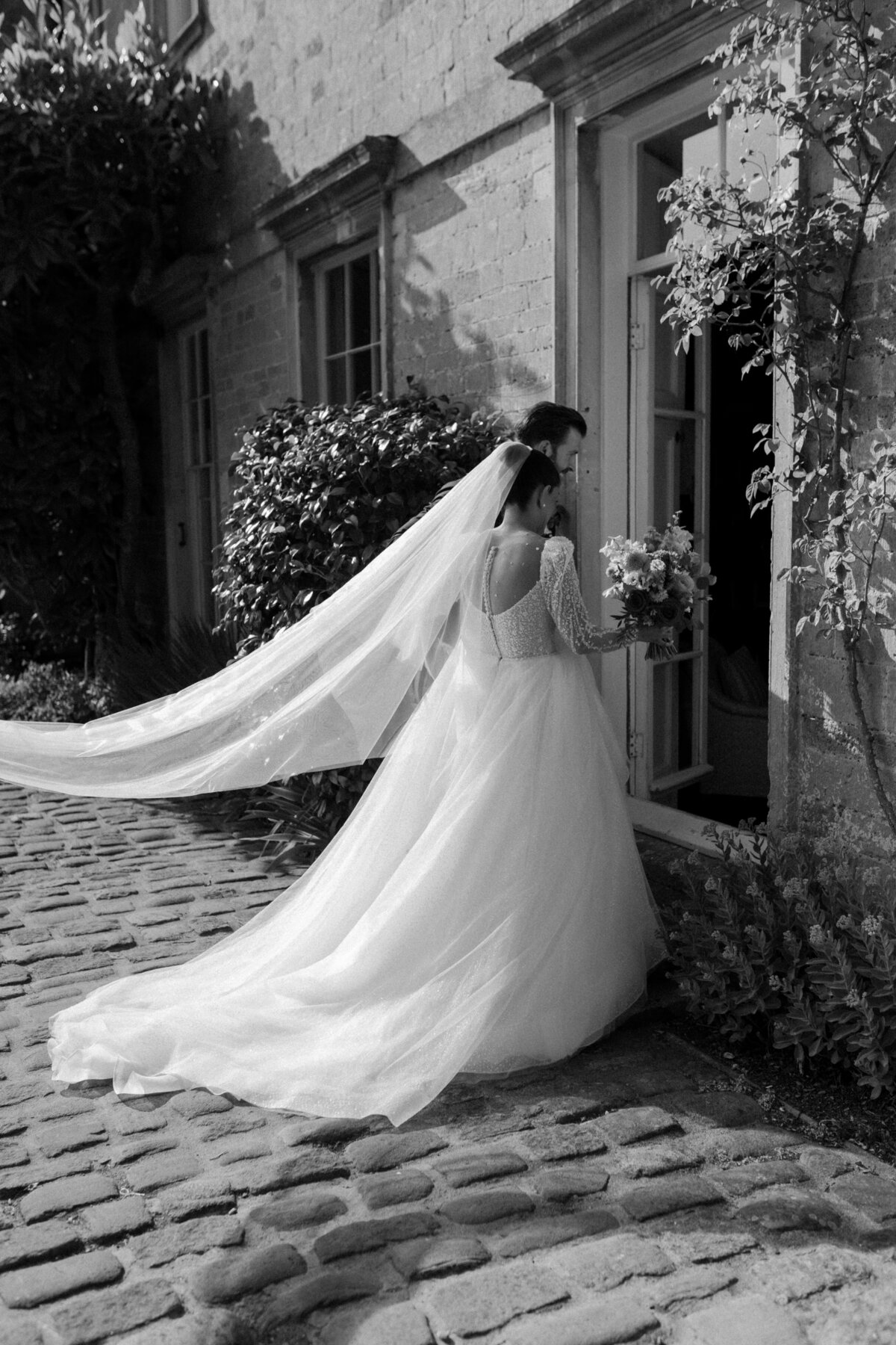 Lina&Drew_BabingtonHouseWedding_SohoFarmHouse_lauradeanphotography_dorsetweddingphotographer-54