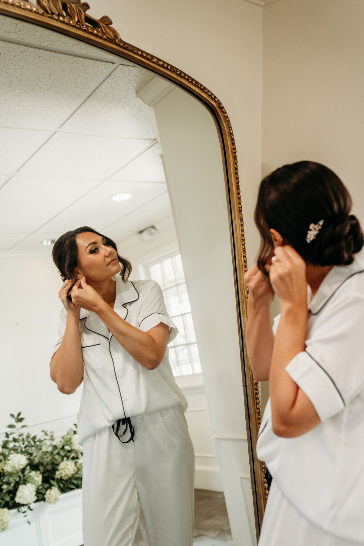 bride-getting-ready-springfield-country-club-ma