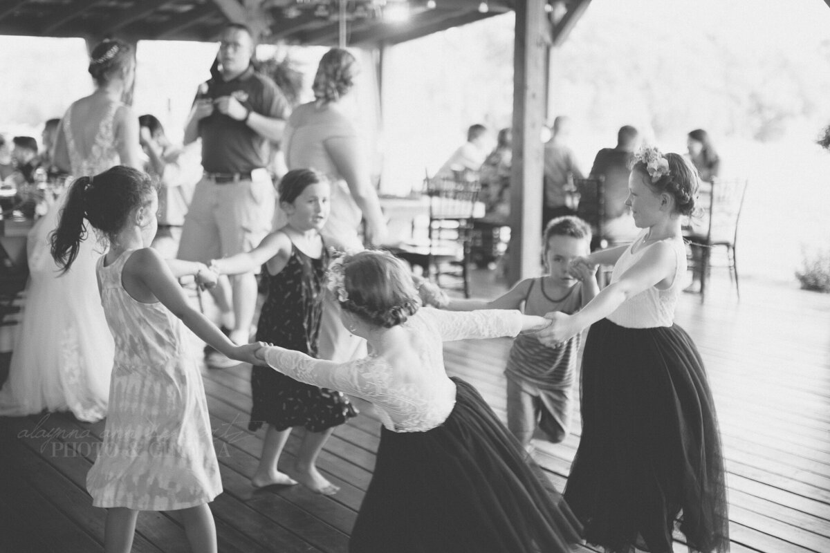 reception _ alaynna ann schwartz _ harpors vinyard _ iowa photographer _ playlife photography_0569