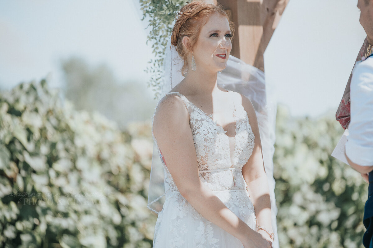 ceremony _ alaynna ann schwartz _ harpors vinyard _ iowa photographer _ playlife photography_0147