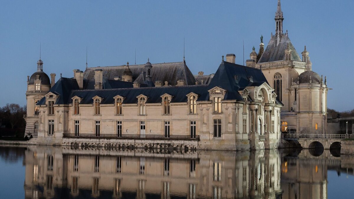 h Chateau Chantilly Fairytale France Destination Arab Wedding by @alejandrapoupelevents 1
