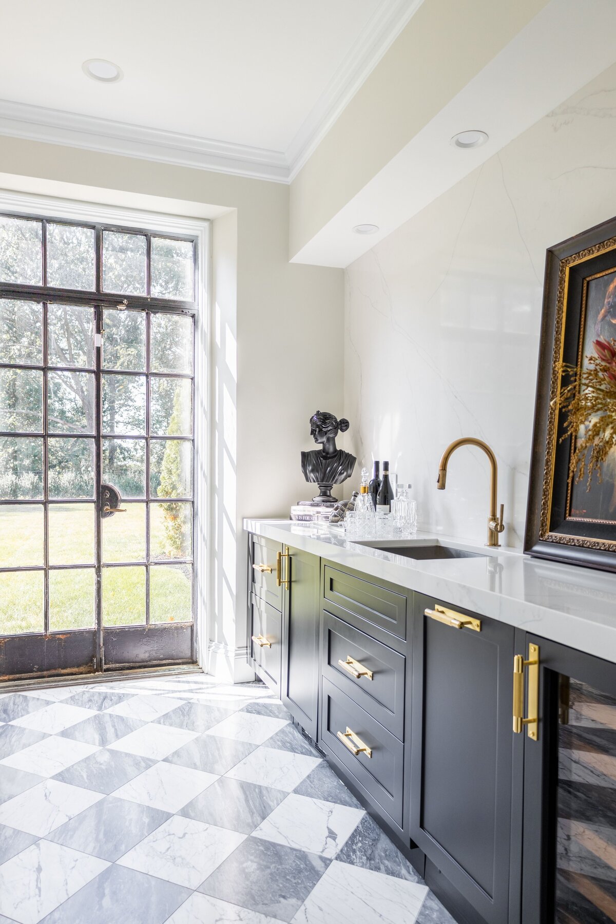 brookline-luxury-home-bar-black-gold-marble-floor