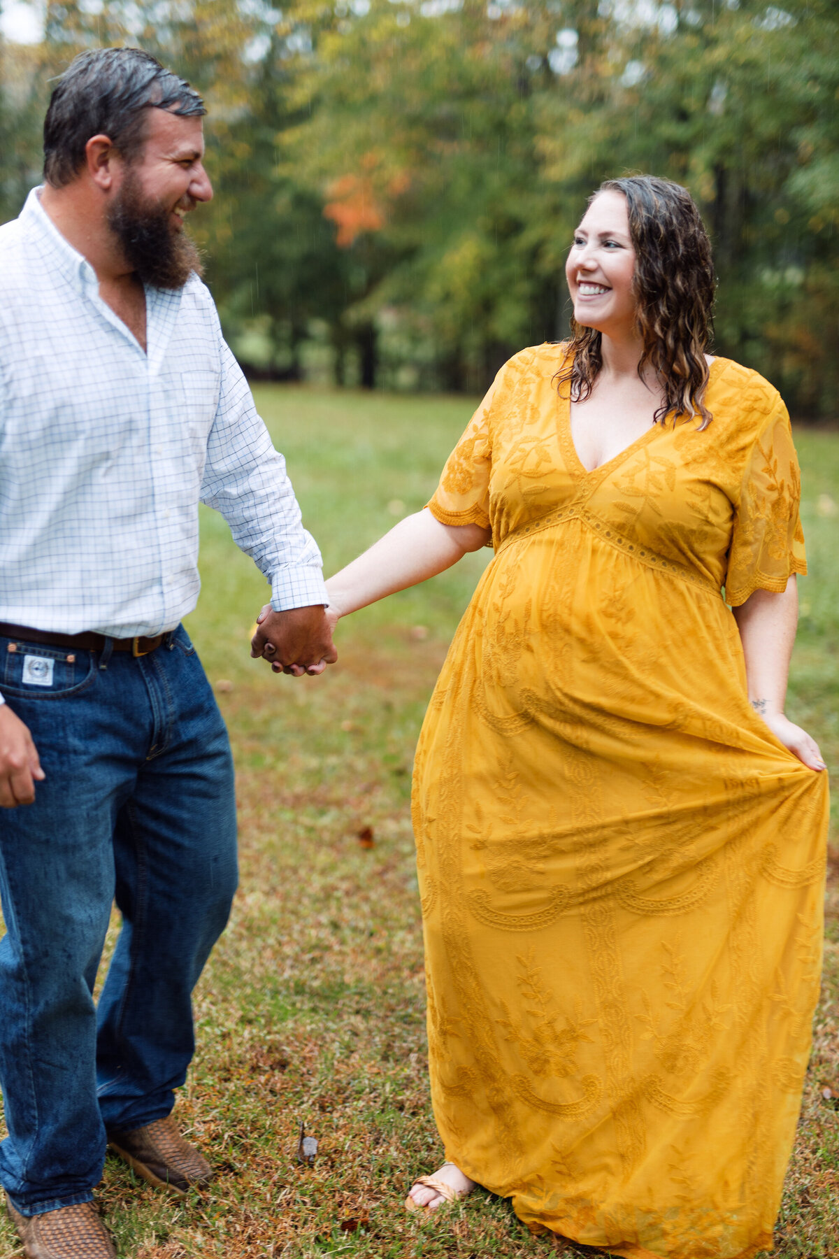 Sarah Limbert Photography Marietta, Georgia rainy maternity motherhood session