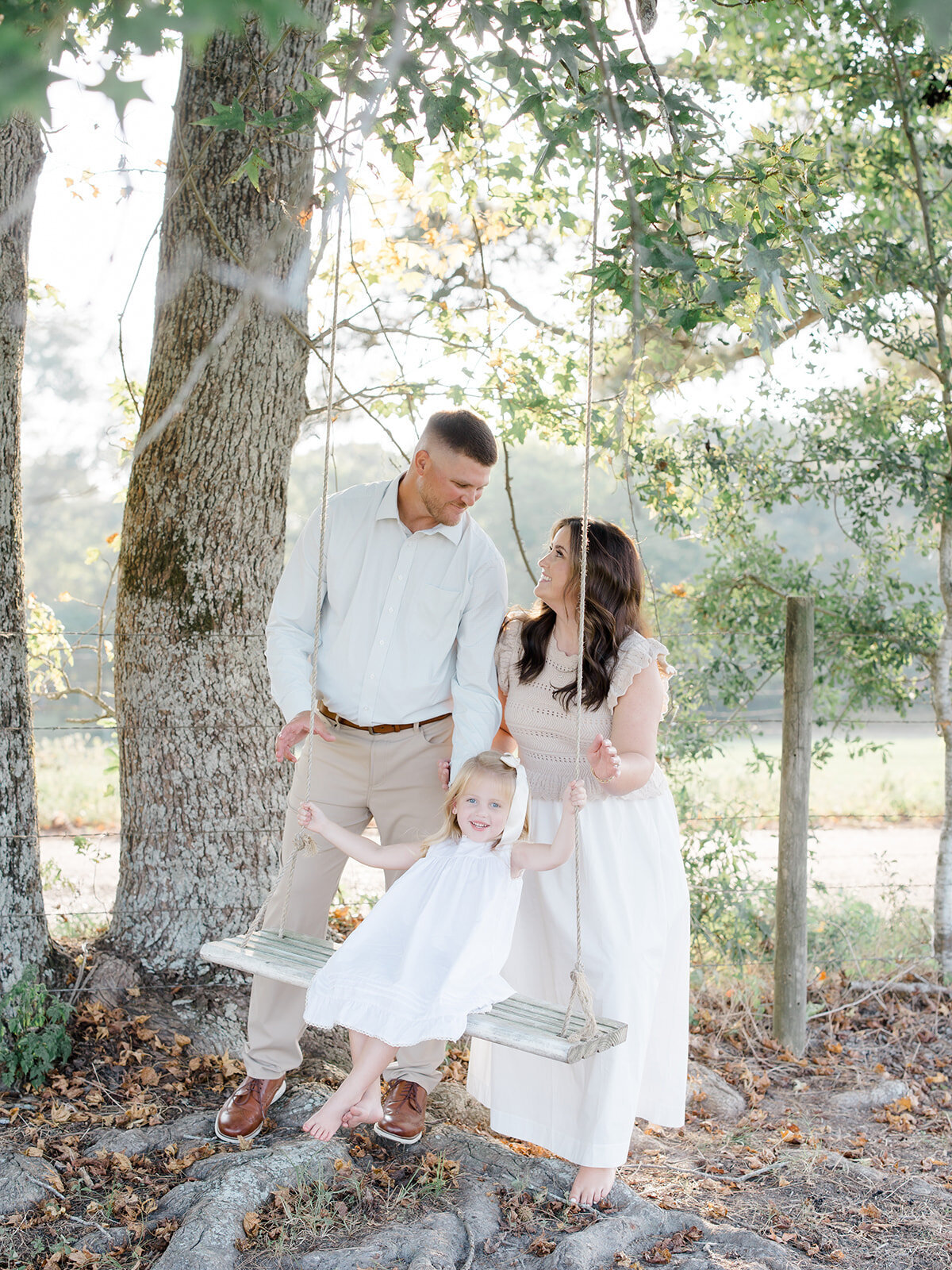 shea-gibson-mississippi-marriage-motherhood-photographer-roberts-baby-announcement-24