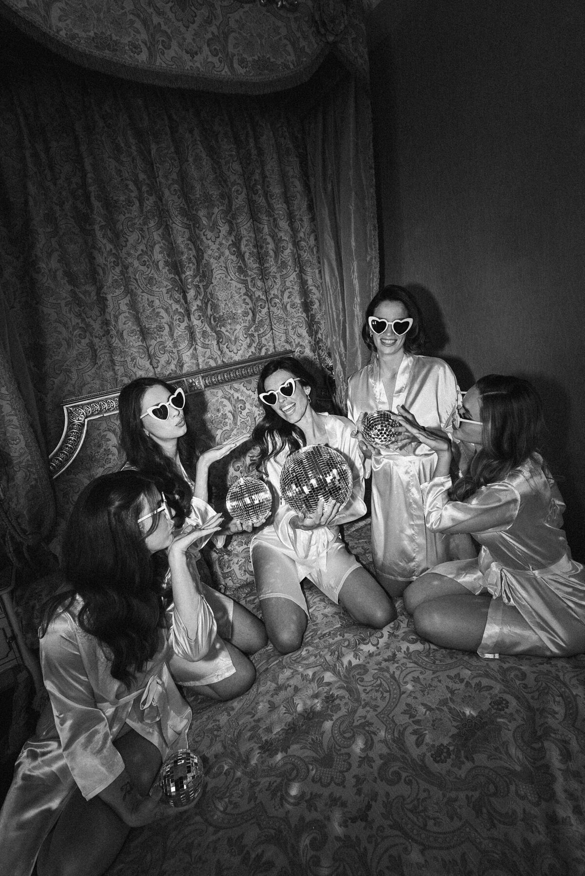 fashion-modern-candid-timeless-wedding-photographer-european-47