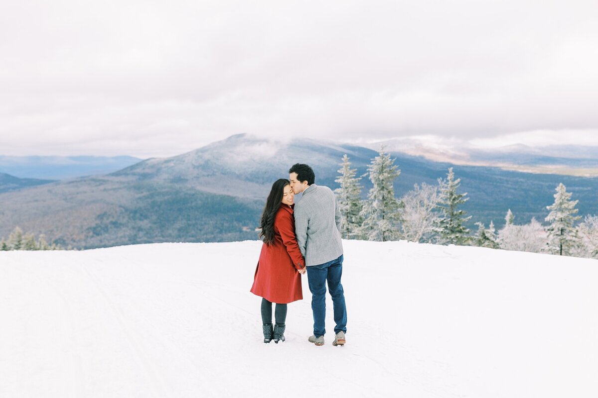 White-Mountains-New-Hampshire-NH-Winter-Engagement-Photography_0014