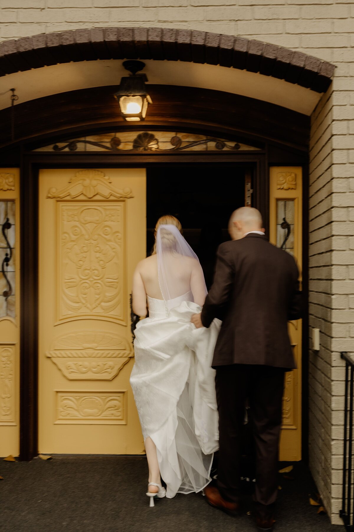 rainy-wedding-conrad-mansion-22