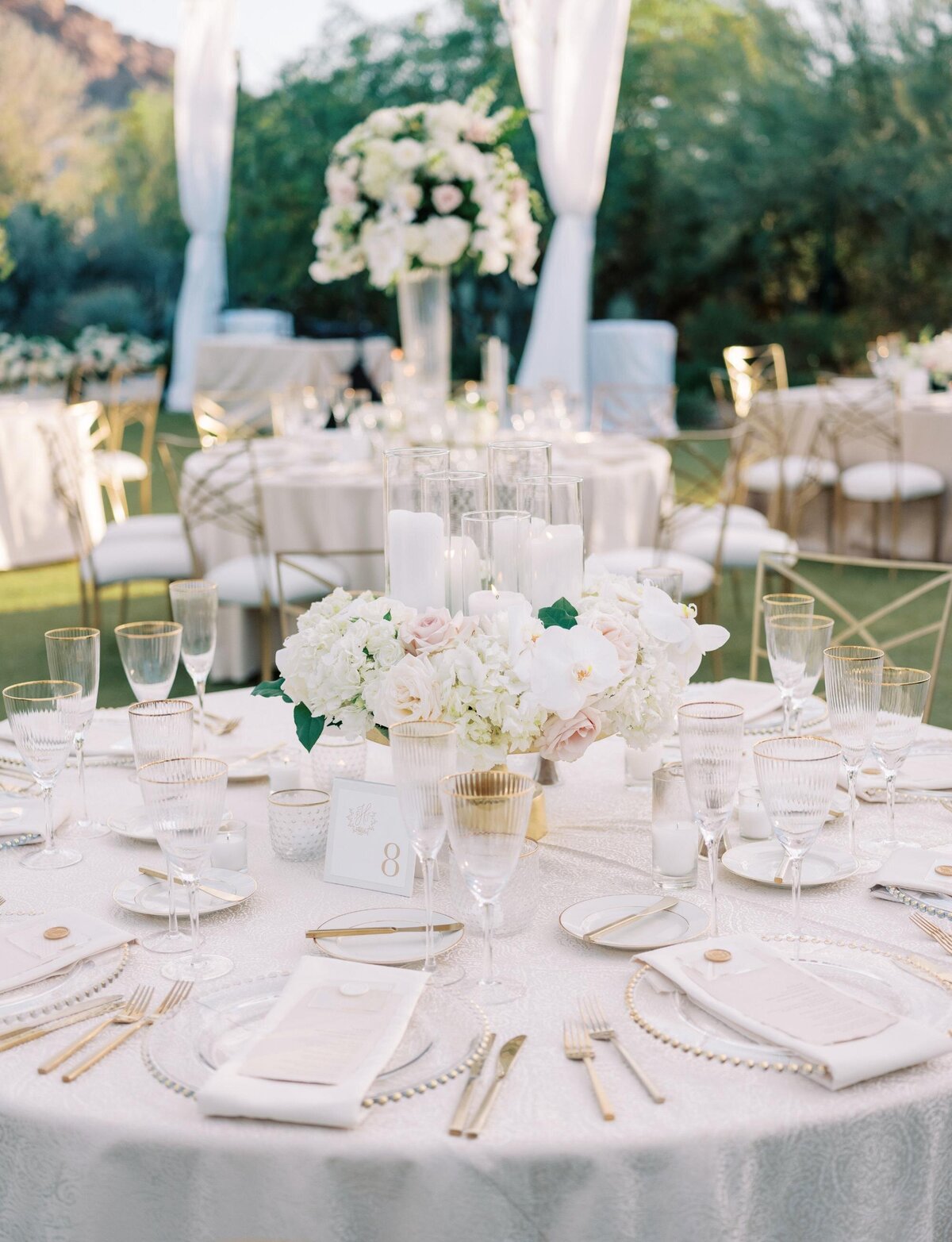 timeless-classic-wedding-tablescape