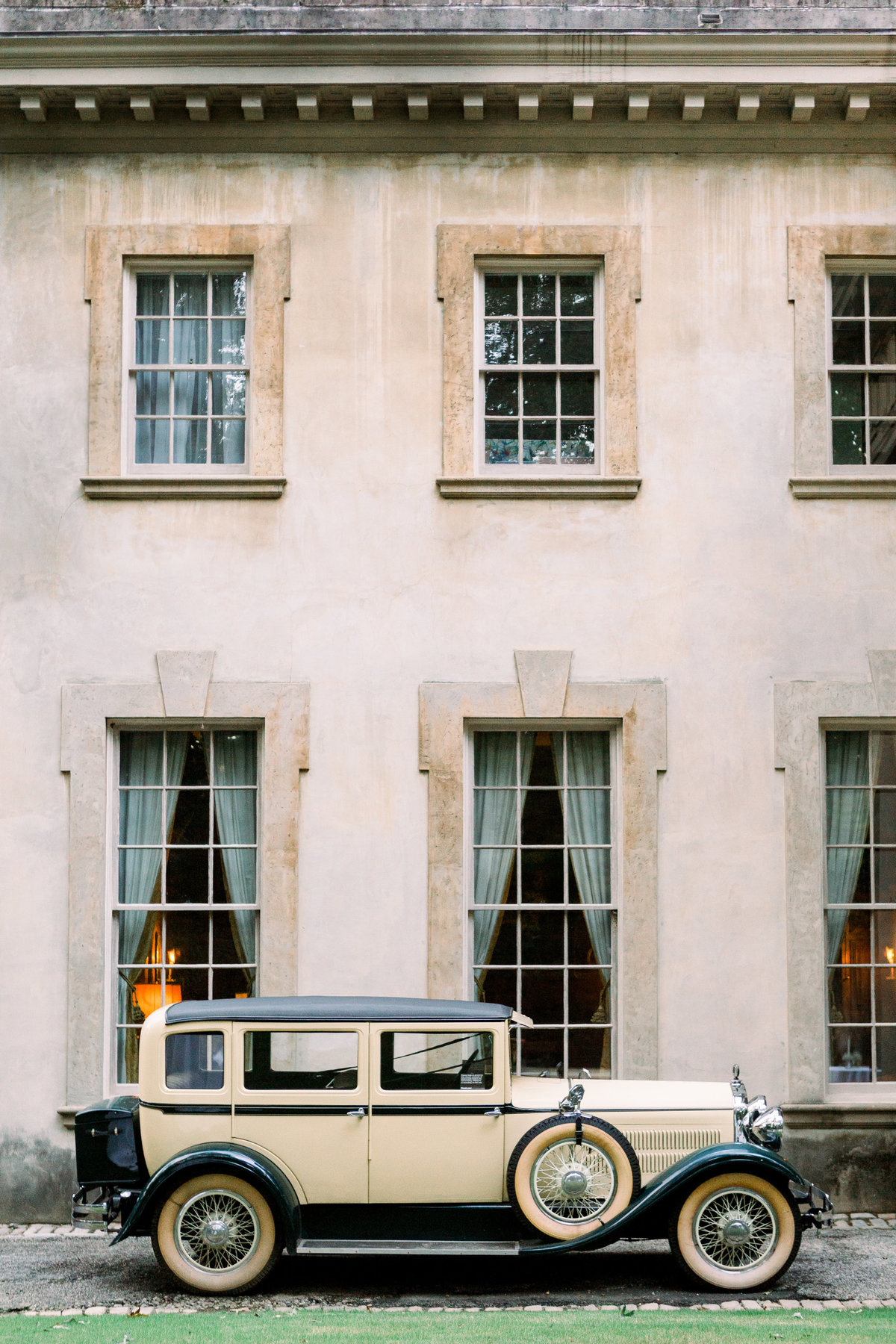 A joyful, romantic wedding at the Historic Swan House in Atlanta, Georgia