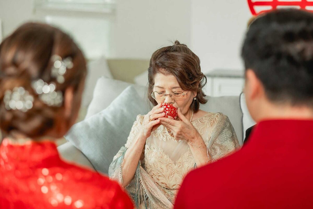Chinese Tea Ceremony with CT Bride