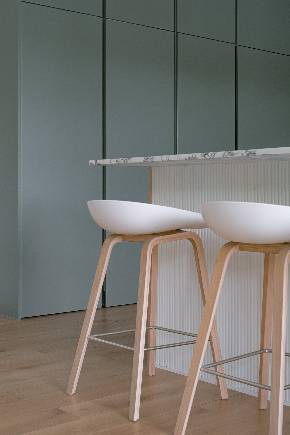 architecture_intérieur_détails_bar_tabouret_hay_design_studio_saudade