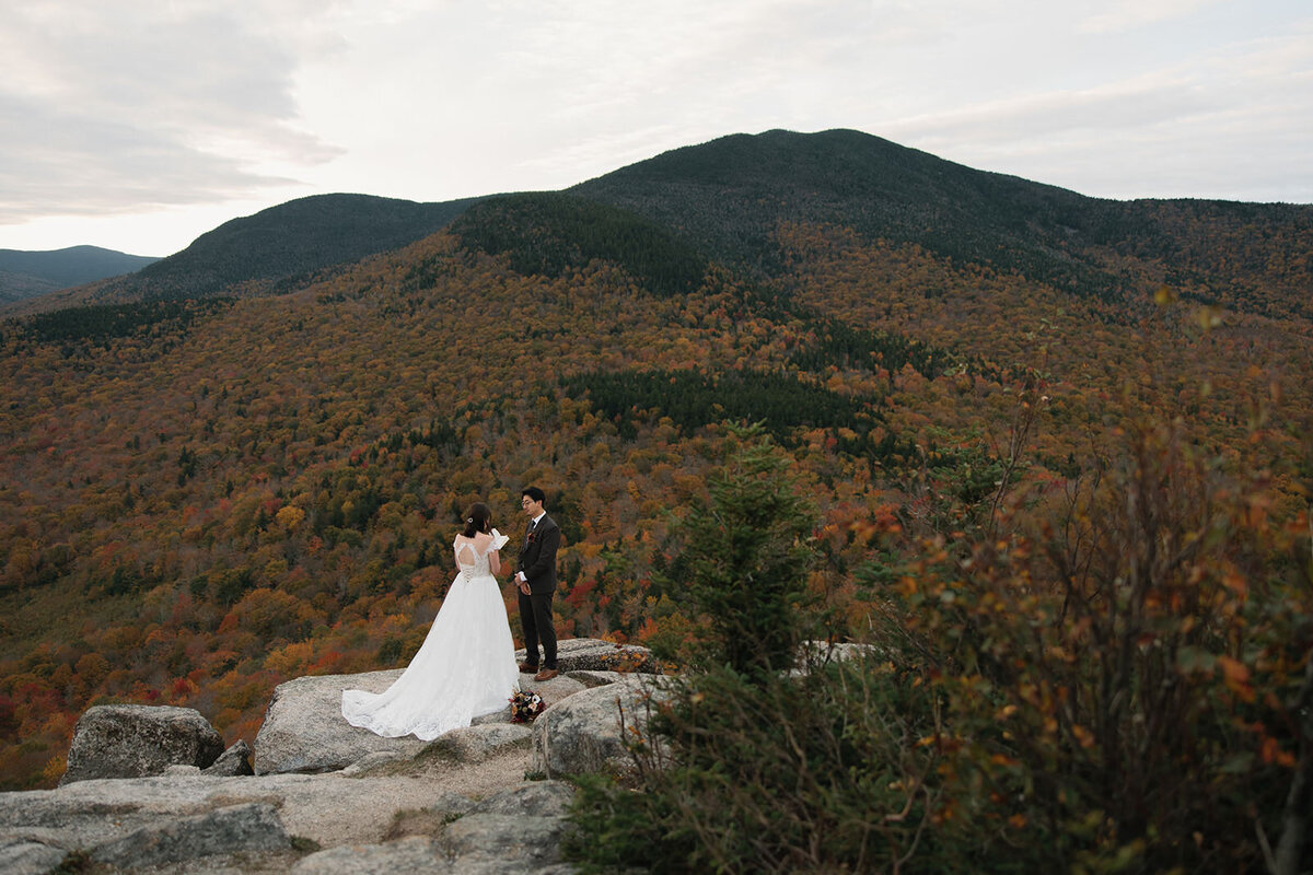 Simple-Fall-White-Mountain-Elopement-05