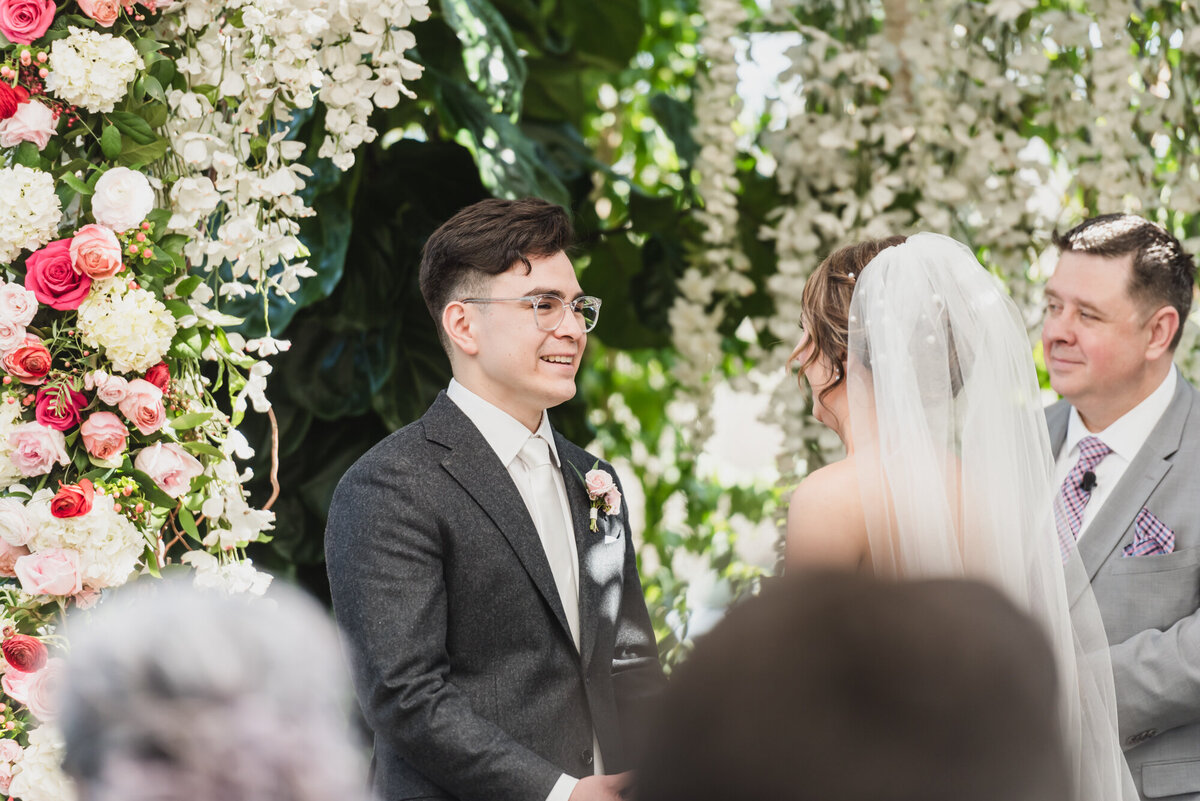 BLUSH AND BLACK SPRING PLANTERRA CONSERVATORY WEDDING IN WEST BLOOMFIELD, MICHIGAN PROVIDED BY KARI DAWSON, TOP-RATED DETROIT WEDING PHOTOGRAPHER, AND HER TEAM69
