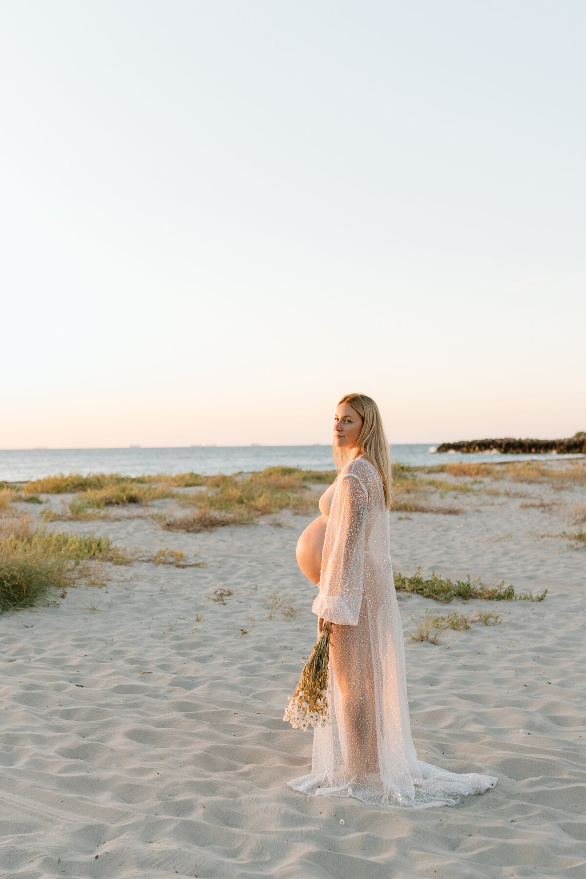 perth pregnancy and maternity photoshoot in nature-11