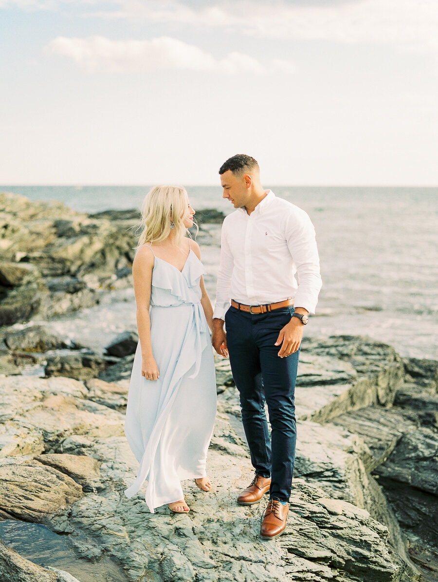 Newport_Rhode_Island_Fine_Art_Cliff_Beach_Engagement_Session_Megan_Harris_Photography (9 of 36)