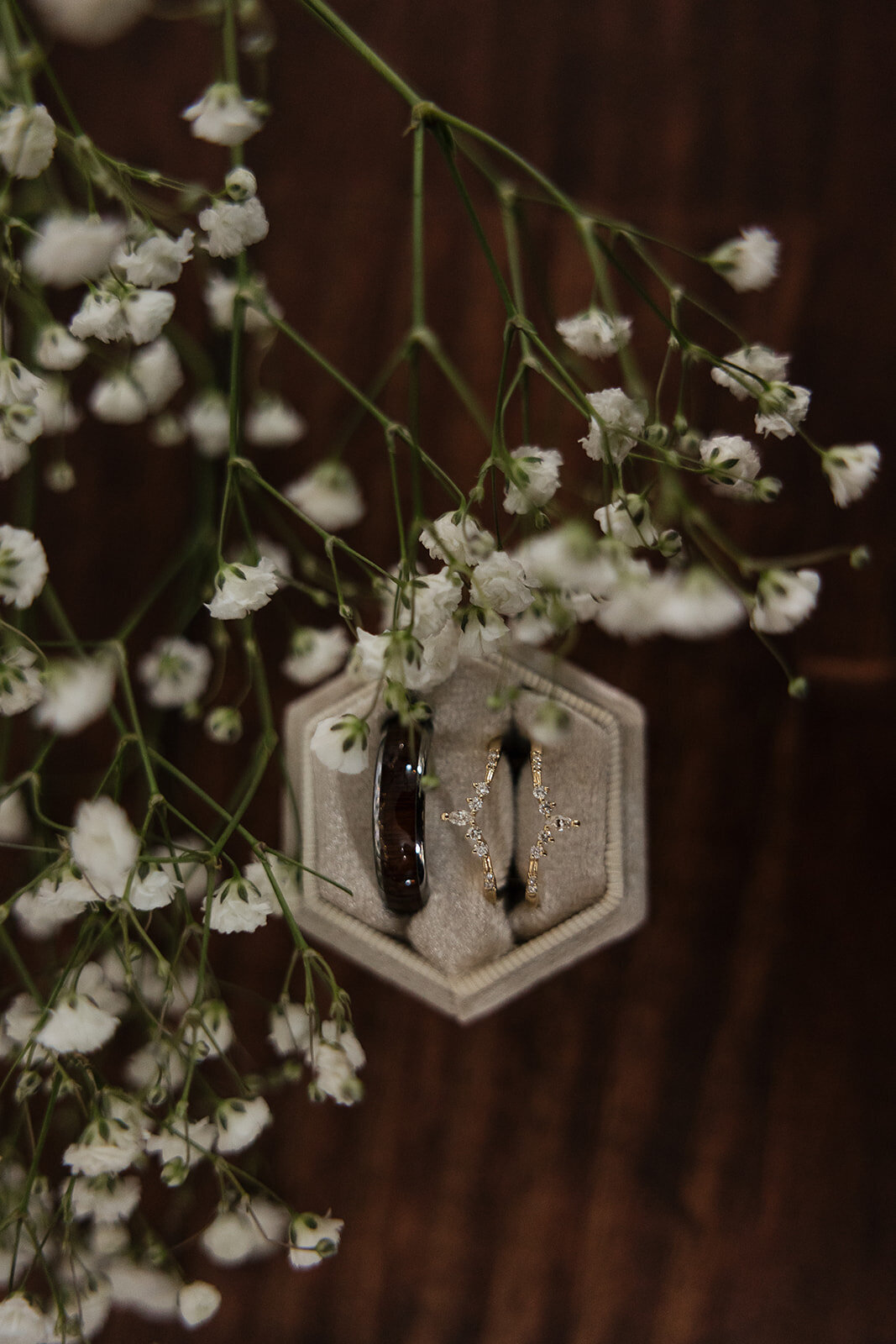 prairie-lodge-small-wedding-rob-sarah-5