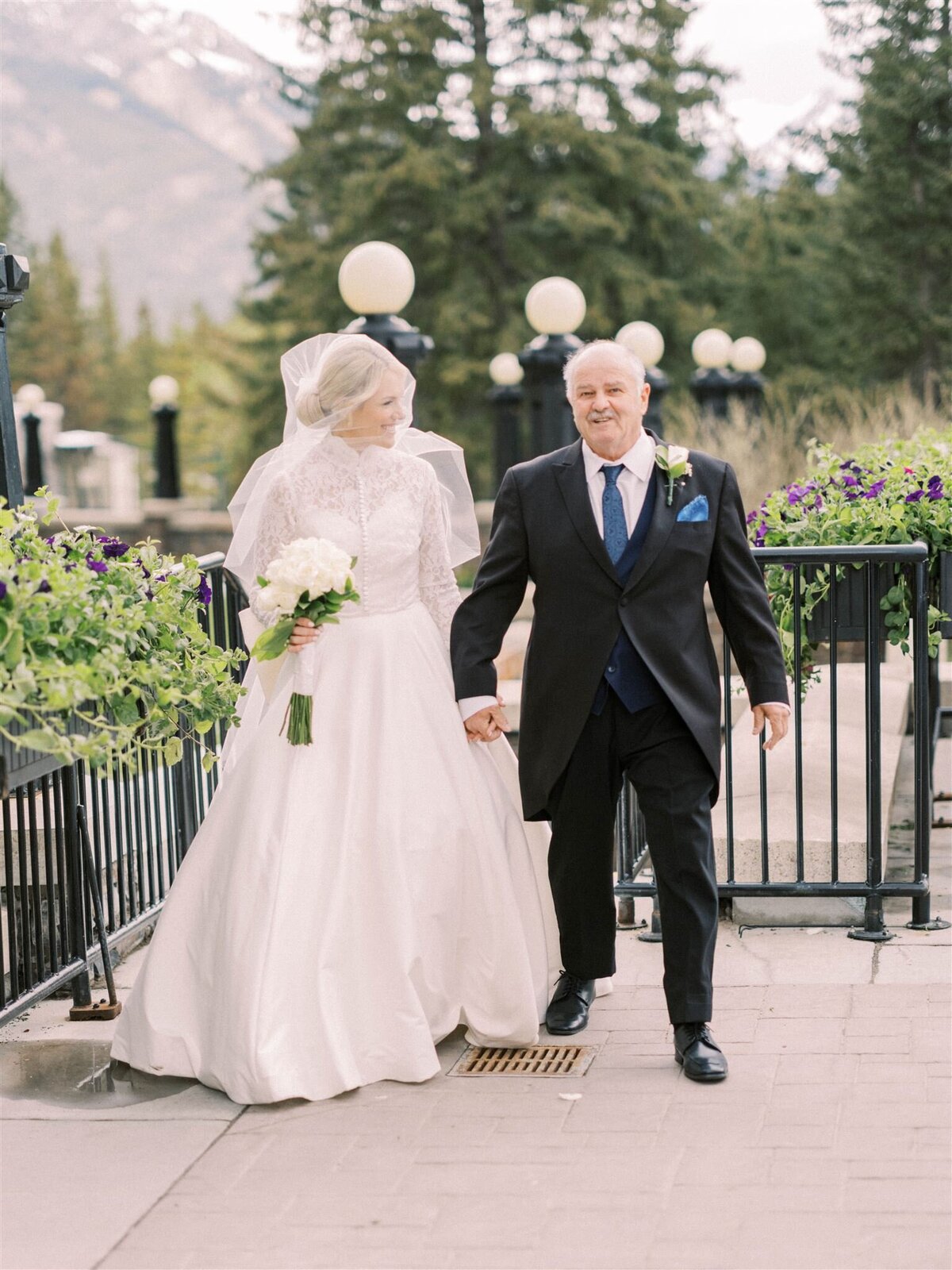 calgary_wedding_photographers_nicole_sarah_fairmont_banff_springs-151_websize