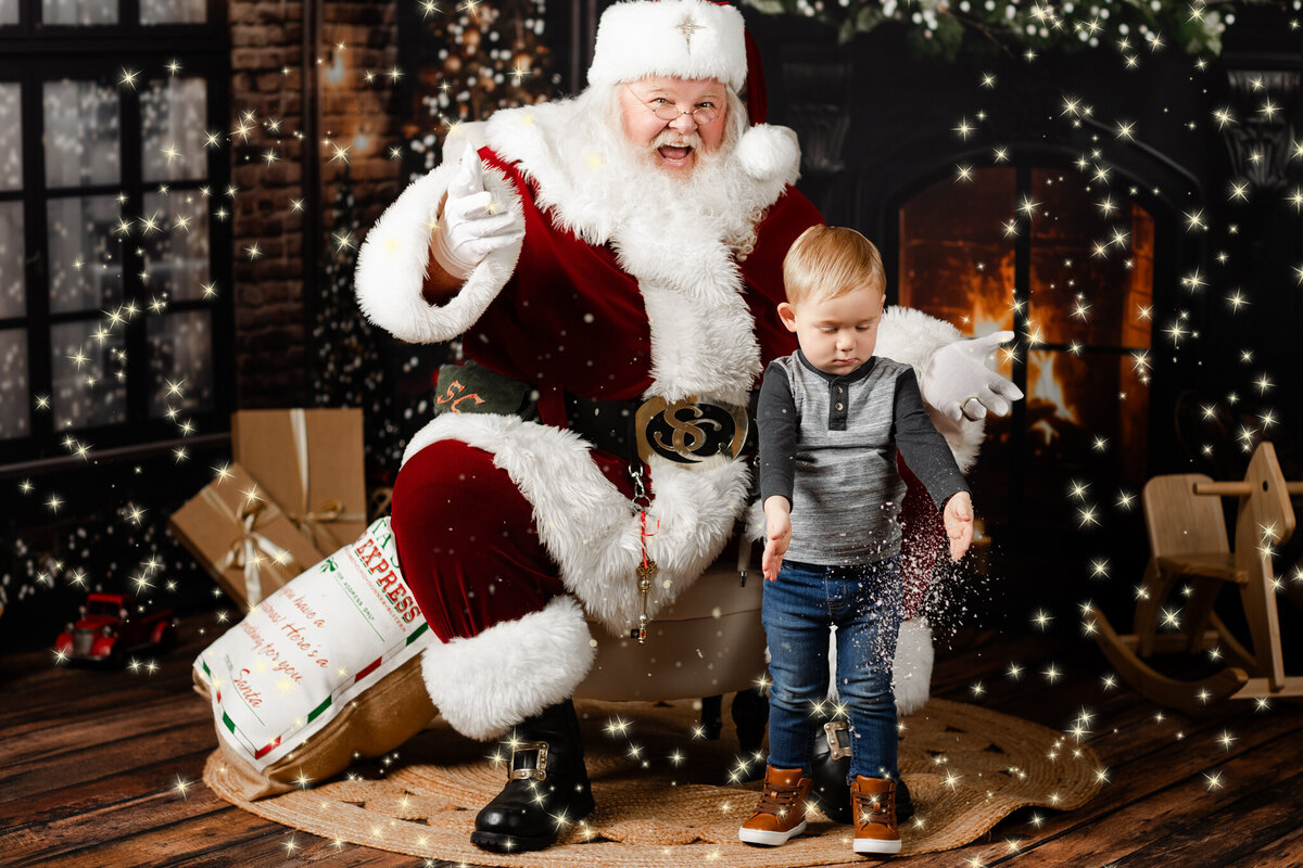Best NWA holiday photographer, holiday portraits near me, Northwest Arkansas holiday photography, NW Arkansas holiday photos, NWA santa photos