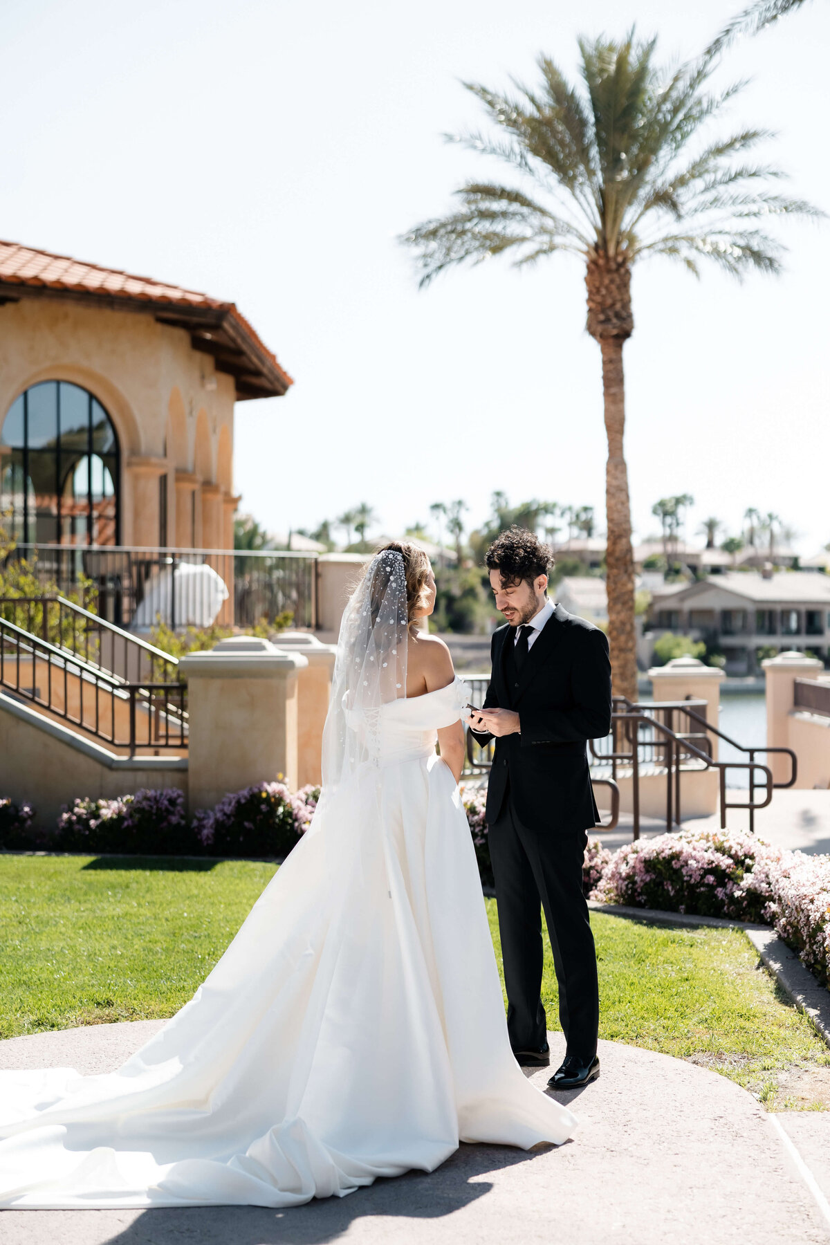 38_riskyexposure_marley-simon_las-vegas-elopement-photography