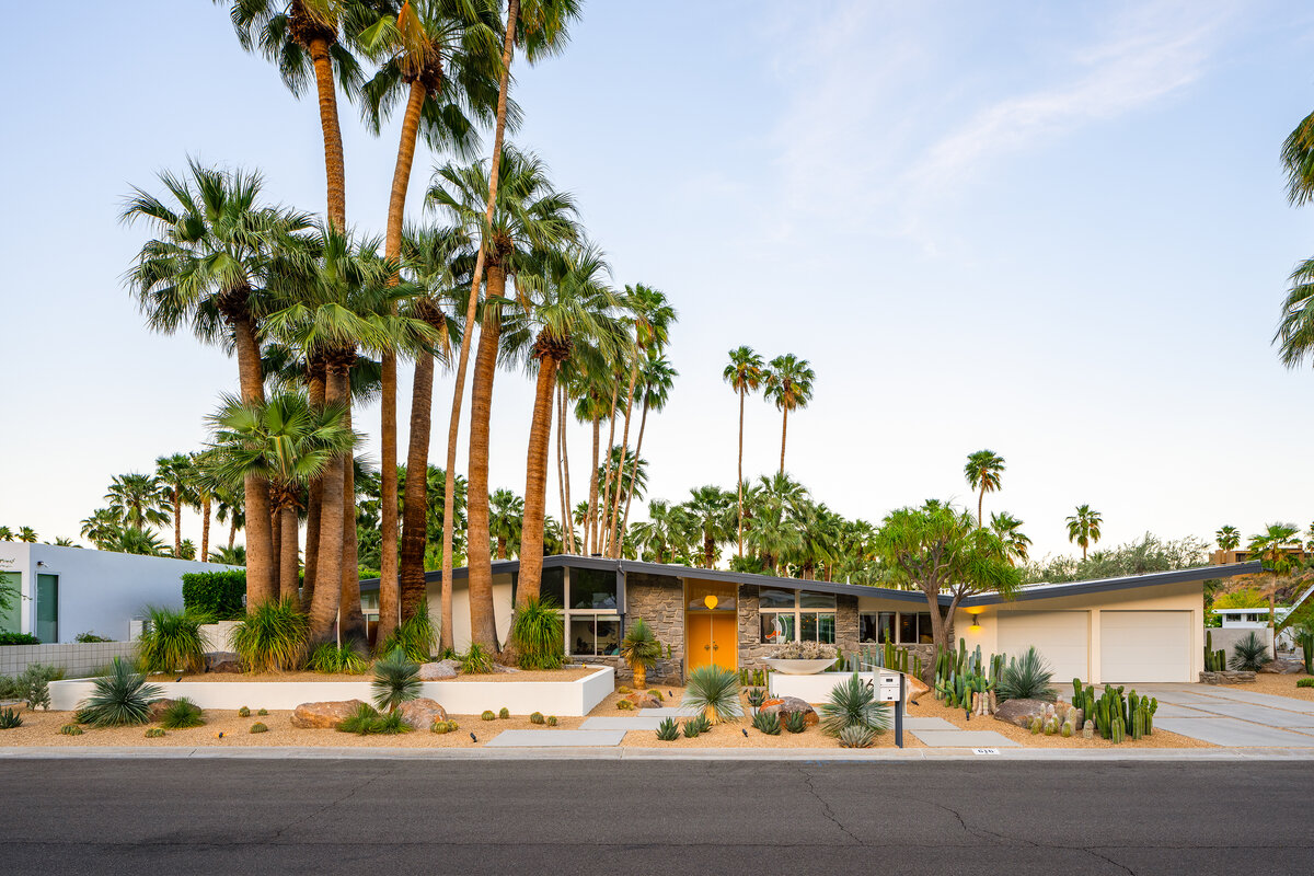 Street view of mid-century modern home in Palm Springs designed by Los Angeles architect.