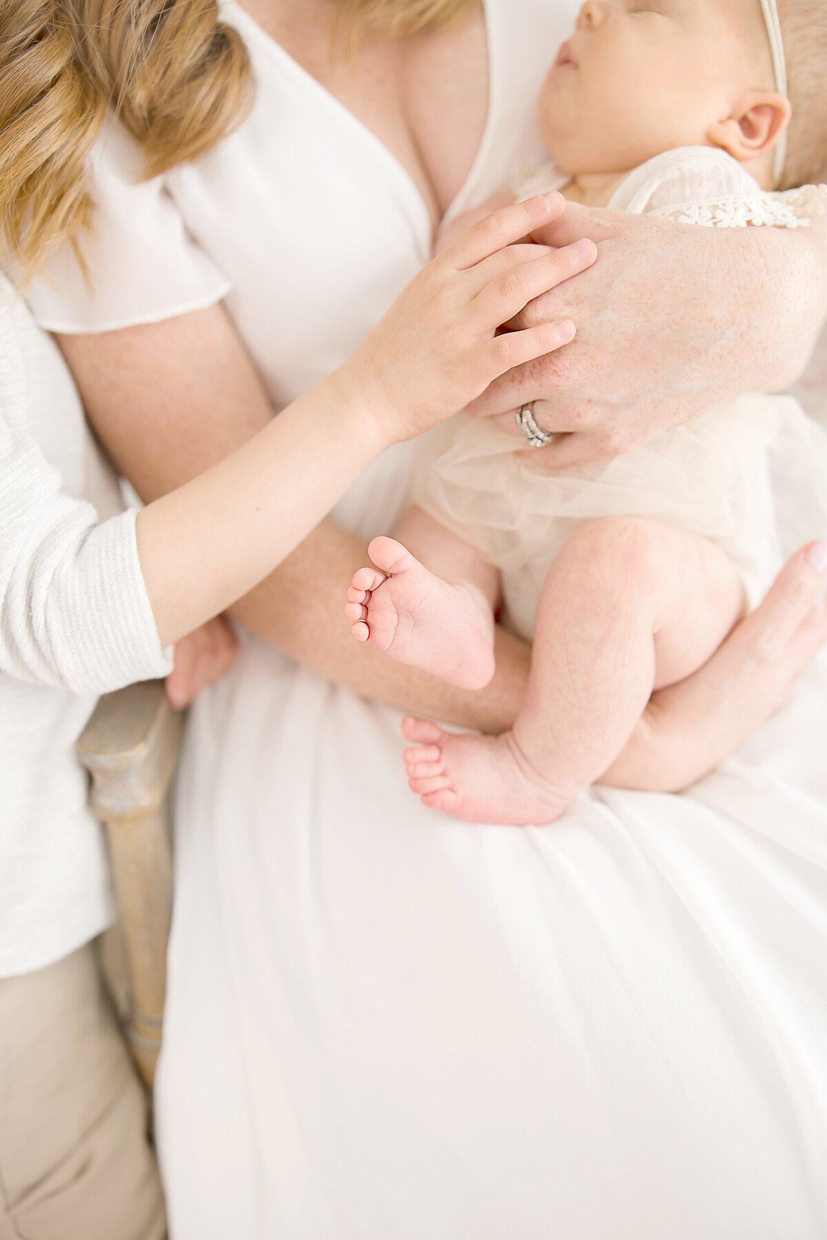 Jenny Havens Photography Dallas Texas Newborn Photographer Studio Motherhood Family Baby Custom Heirloom Imagery Light Airy Luxury JHP 01.30.23 83 WEB copy