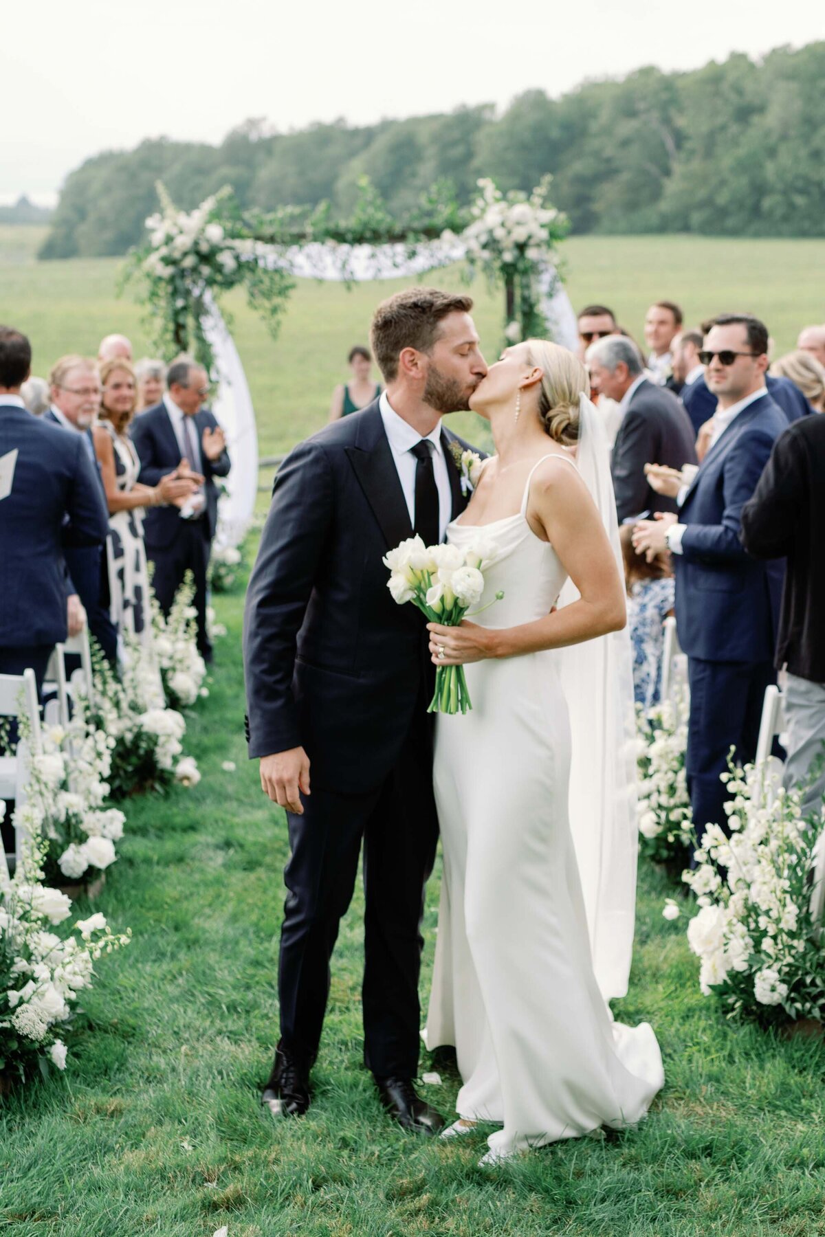 brick house shelburne museum ceremony kiss wedding