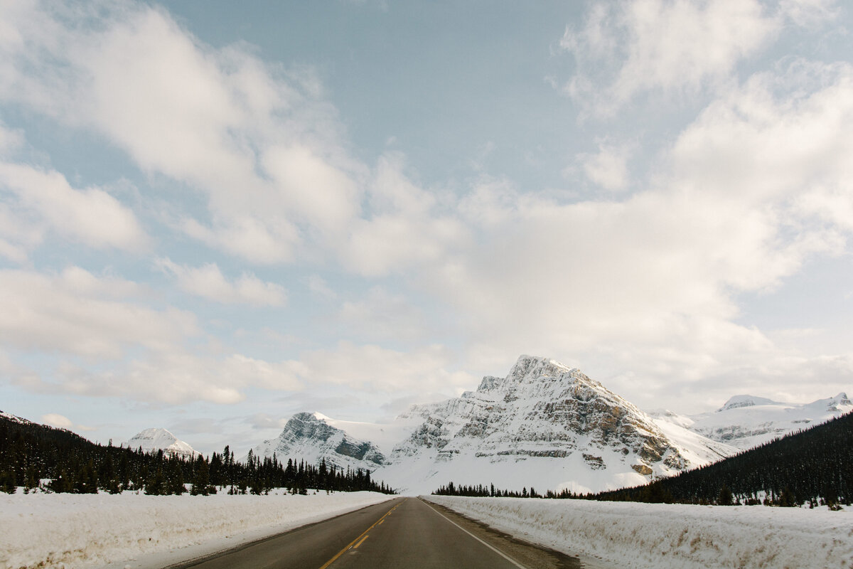 icefields_parkway_winter_banff_canada