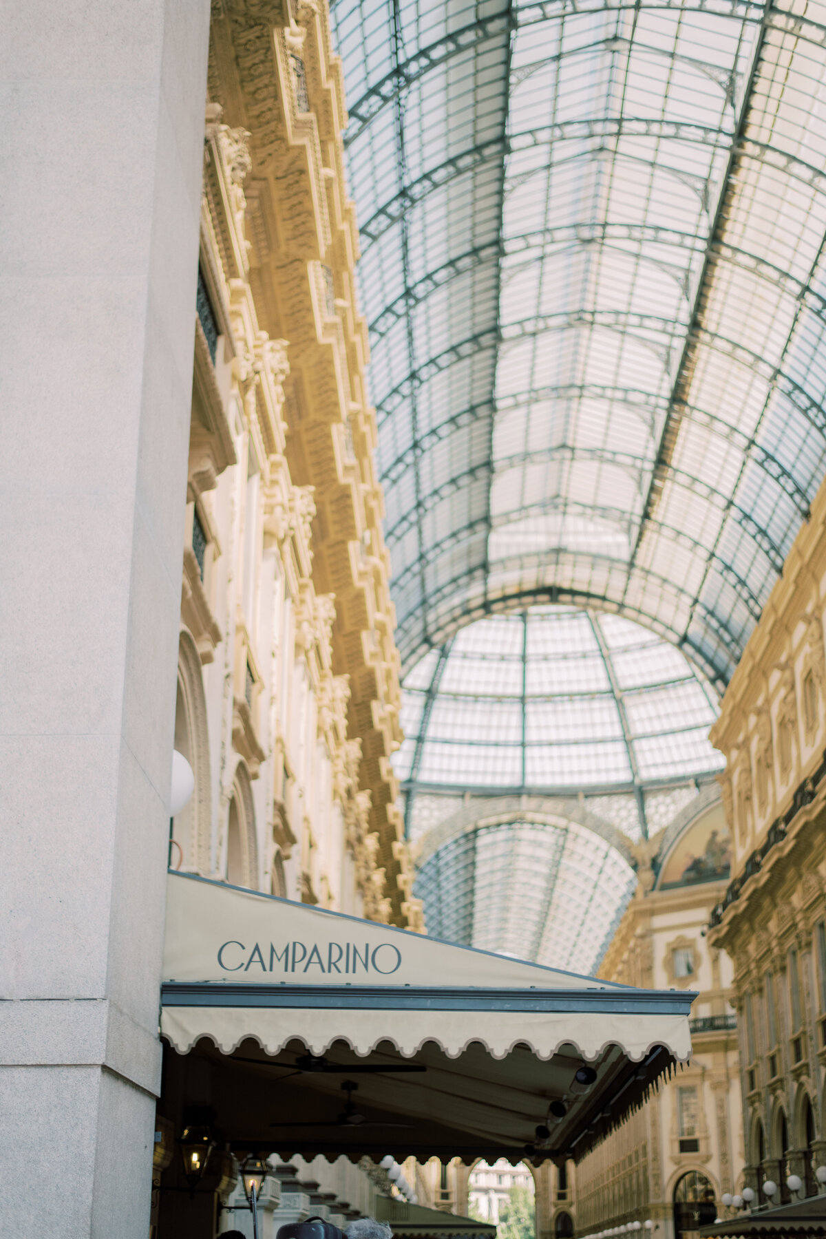 Architectural portrait of Milan’s Galleria Vittorio Emanuele II, setting the scene for a luxury family session