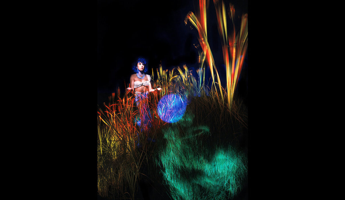 10_Mesmerized By The Wandering Moon