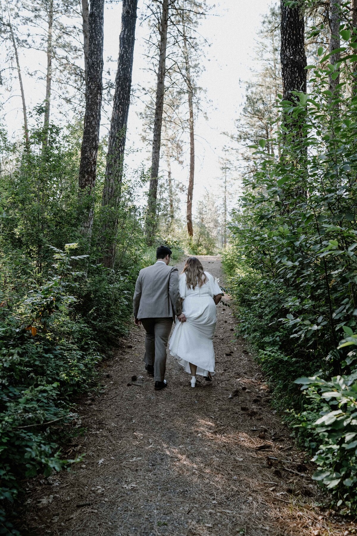 An intimate outdoor wedding and elopement in Spokane, Washington, surrounded by breathtaking scenery and natural beauty.