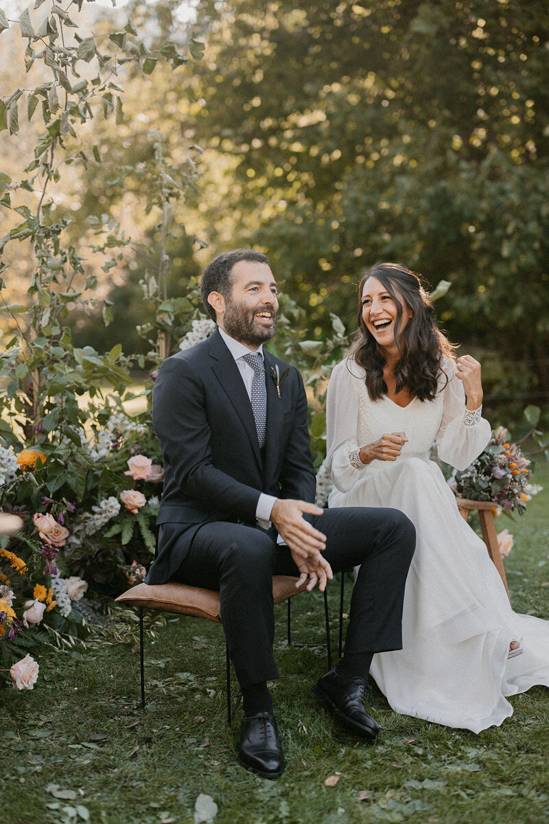 wedding-ceremony-speech-couple-laughing-laurianevega