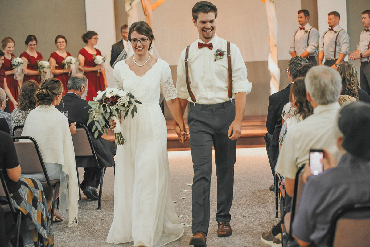 wedding ceremony | Iowa wedding photographer | Iowa Photographer | Playlife | Cedar Rapids | Iowa City | Kalona | Alaynna Ann Schwartz-119