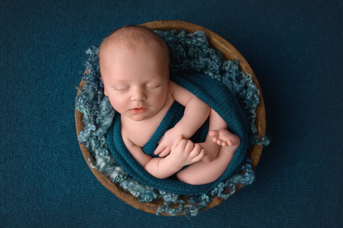 simple newborn photography